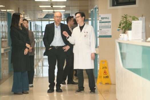Akademische Besuche an Universitäten und Krankenhäusern in China